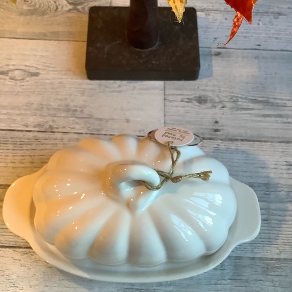 AZZURE HOME Fall Harvest Pumpkin Butter Dish - Picture 6 of 7